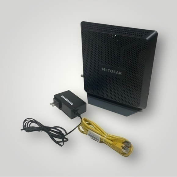 NETGEAR | Nighthawk AC1900 Cable Modem + Router - Picture 1 of 7